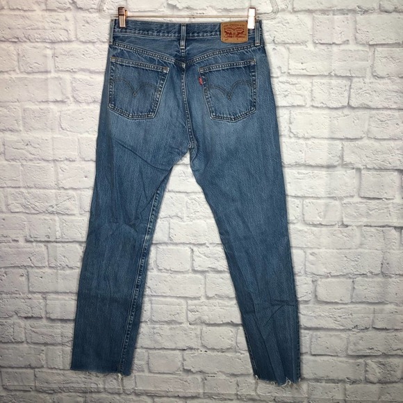 Levi's 501 button fly low rise straight raw hem - Picture 6 of 6